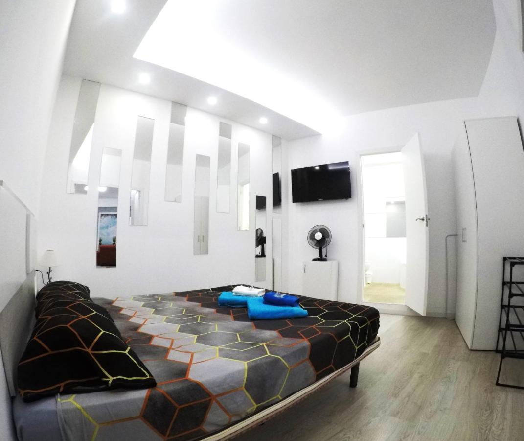 Fantastic 2 Bedrooms, Just 20 Meters From Ocean Playa de las Americas  Esterno foto