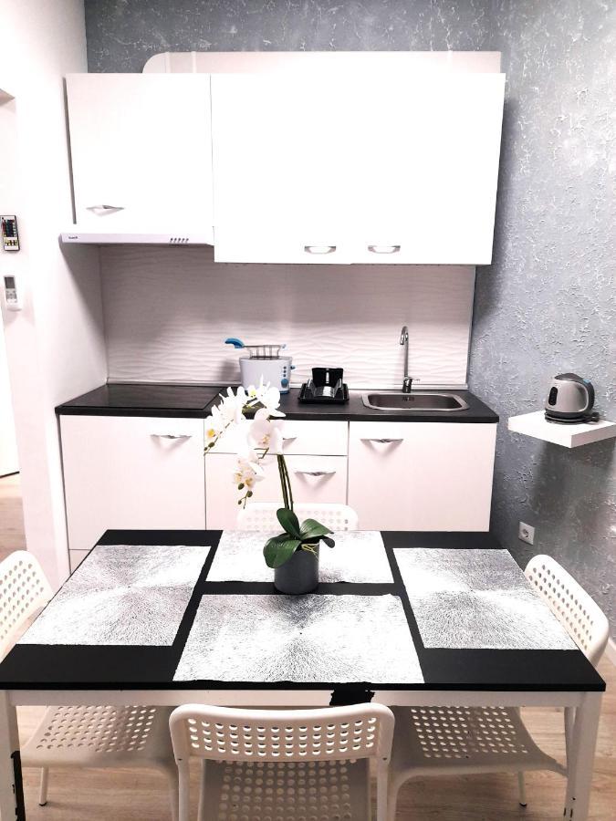 Fantastic 2 Bedrooms, Just 20 Meters From Ocean Playa de las Americas  Esterno foto